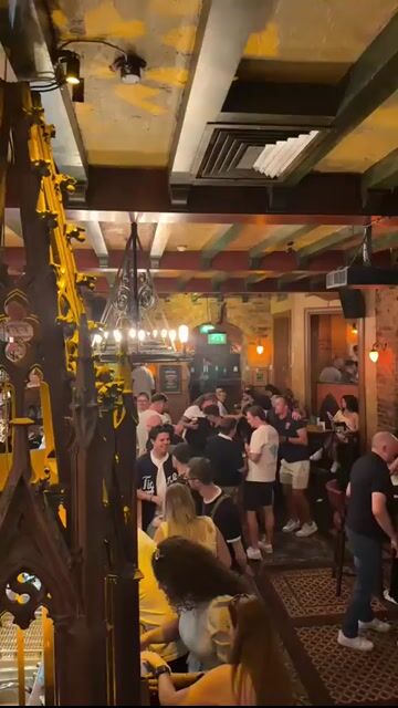 Live from Waxy O'Connor's London