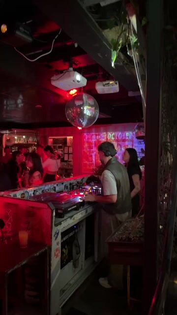 Live from Whitehart Bar