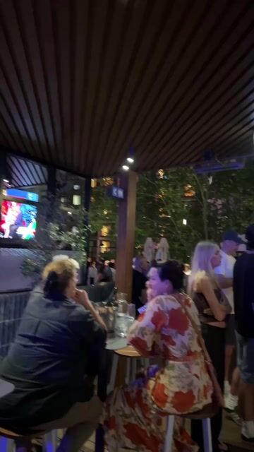 Live from Hickens Hotel
