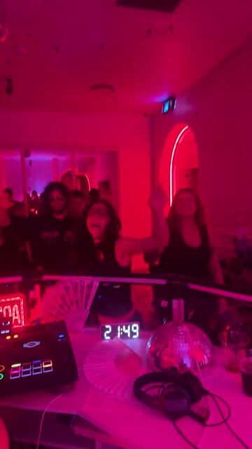 Live from Potts Point Mansion
