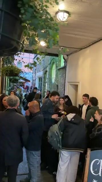 Live from St Christopher's Inn Pub